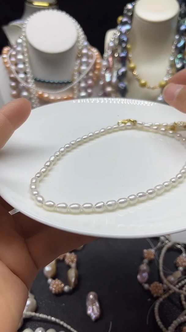 颈饰未镶嵌淡水珍珠多人