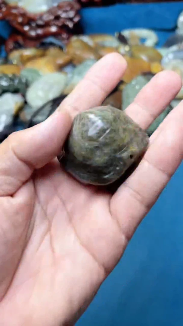 和田玉未镶嵌把件-