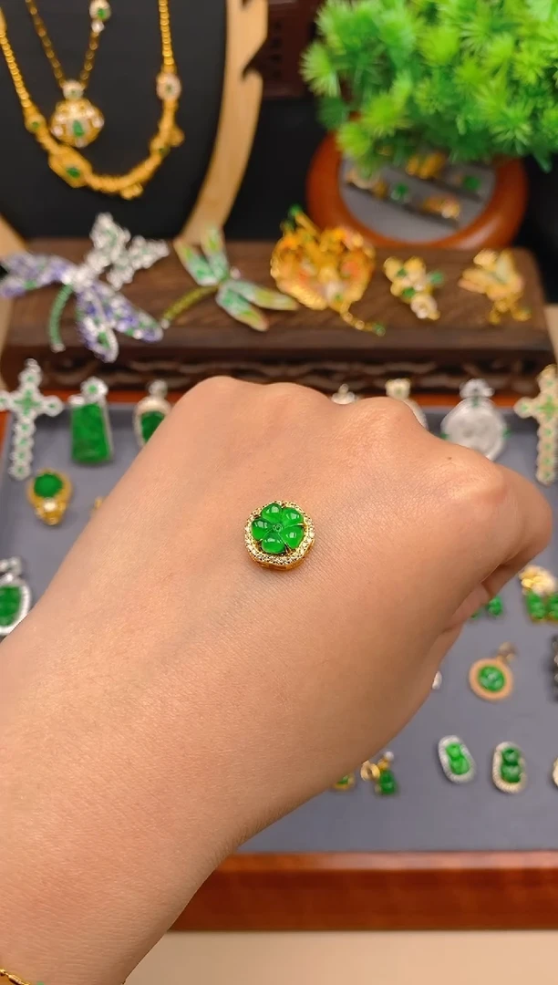 【闪购商品】翡翠吊坠(不含链)银S925镶嵌花花潘多拉