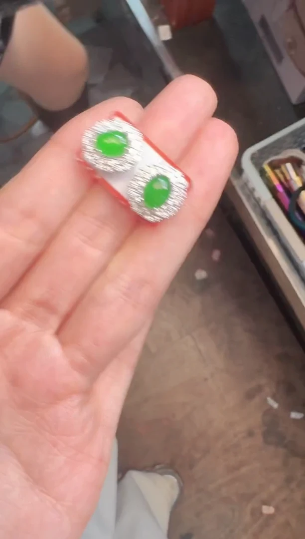 未镶嵌定制翡翠A货有轻微色差属于正常现象，戒指多样性发货1