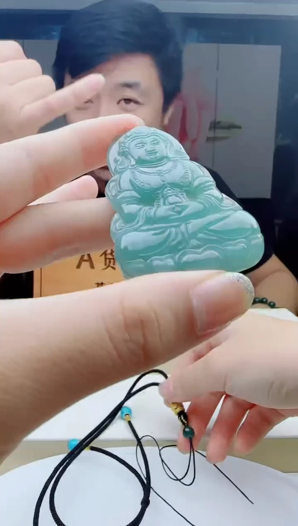 颈饰未镶嵌翡翠多样性发其中一