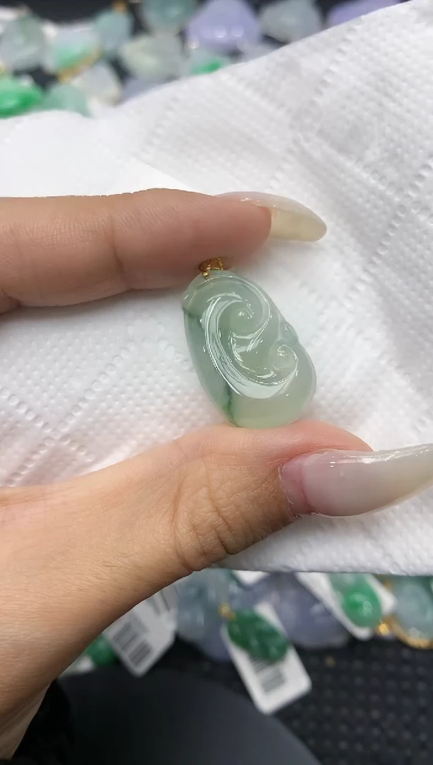 颈饰18K金镶嵌翡翠11111111111