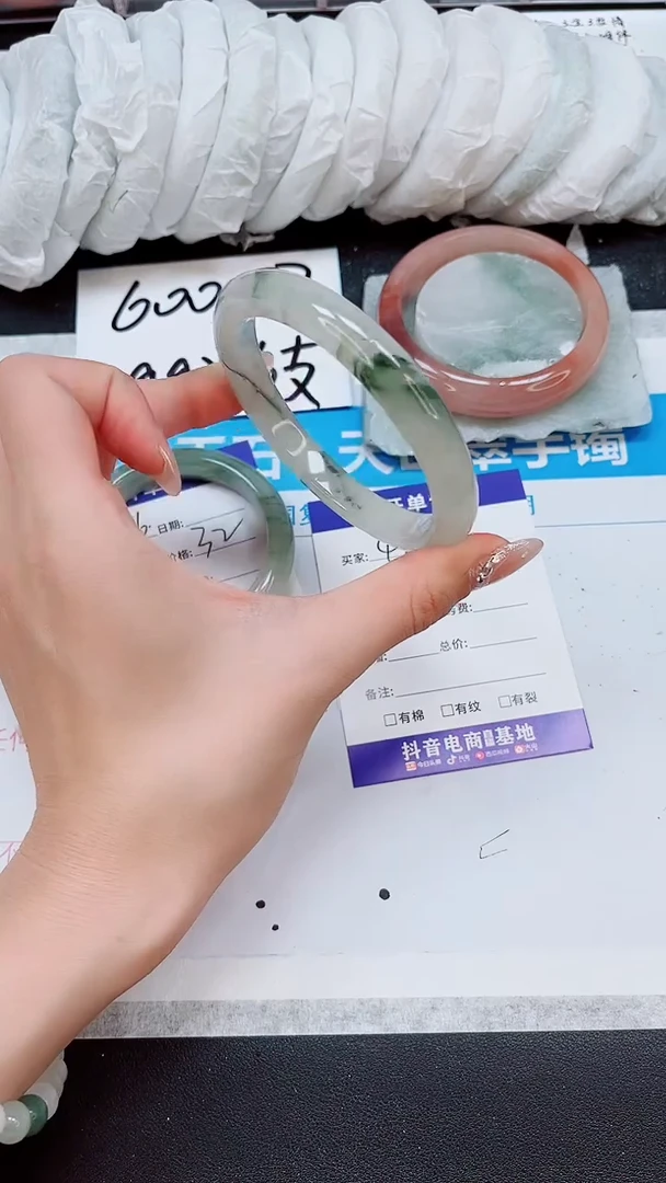 【闪购商品】石英质玉手镯未镶嵌A47-64/65