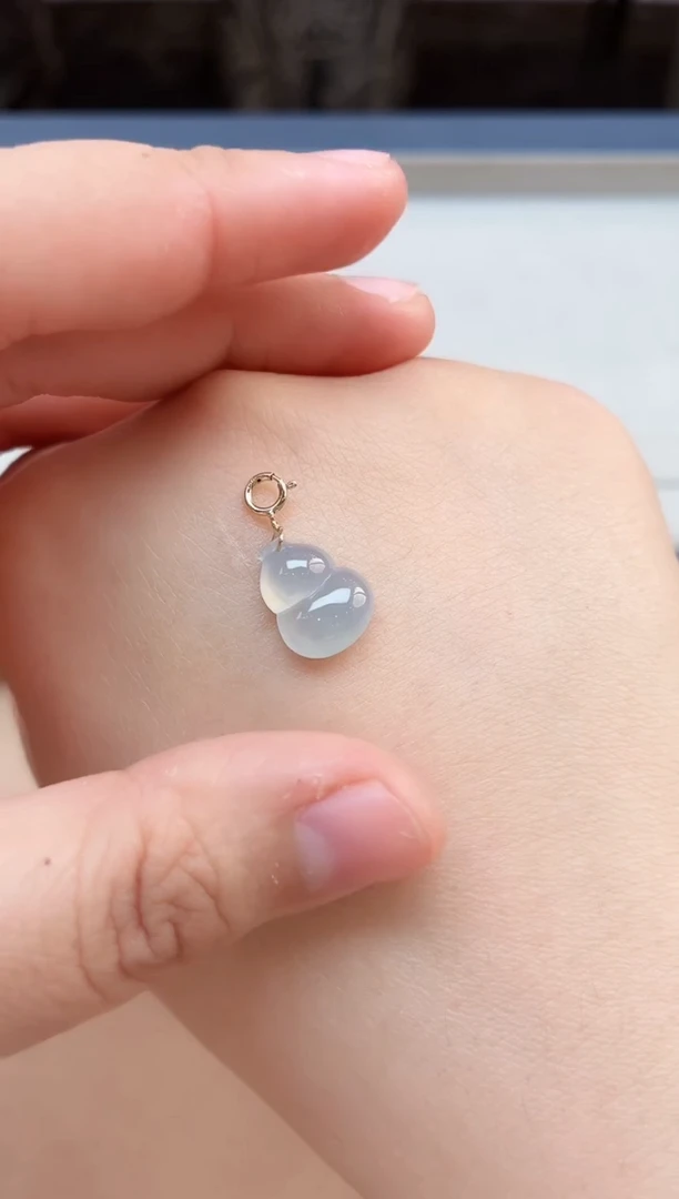 翡翠18K金镶嵌颈饰挂件