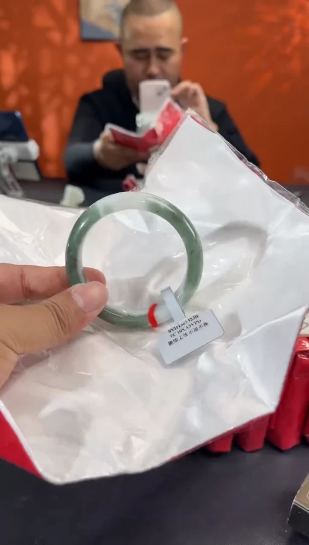 未镶嵌手镯翡翠3 52