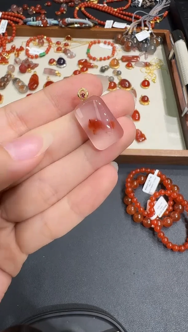 18K金镶嵌吊坠南红玛瑙X1204-223-211