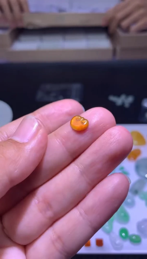 未镶嵌定制翡翠毛货