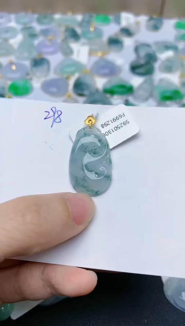 【闪购商品】翡翠颈饰18K金镶嵌天然翡翠A货