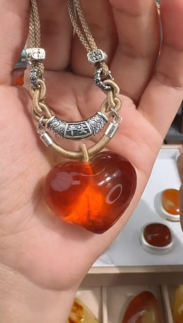 裸石琥珀未镶嵌?**头琥珀
