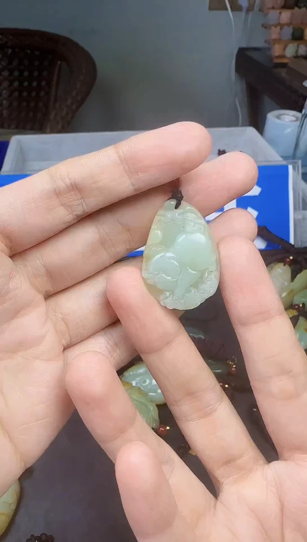 和田玉未镶嵌颈饰1