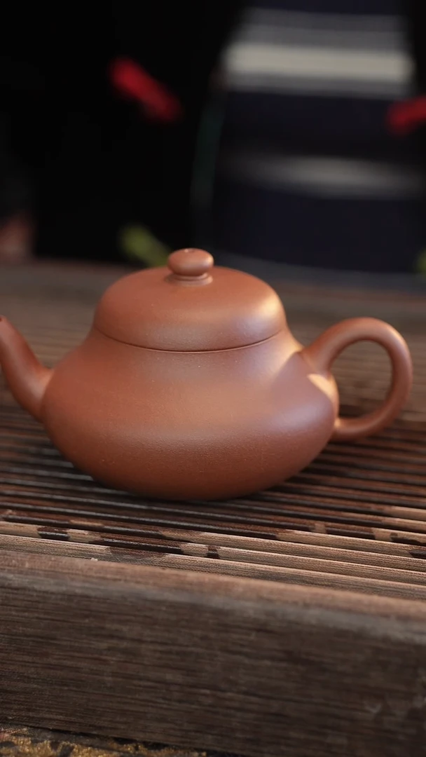 茶壶紫砂梨型 变色龙 半手工 220cc