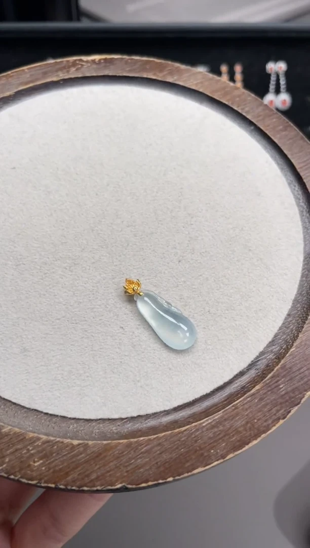 颈饰18K金镶嵌翡翠1