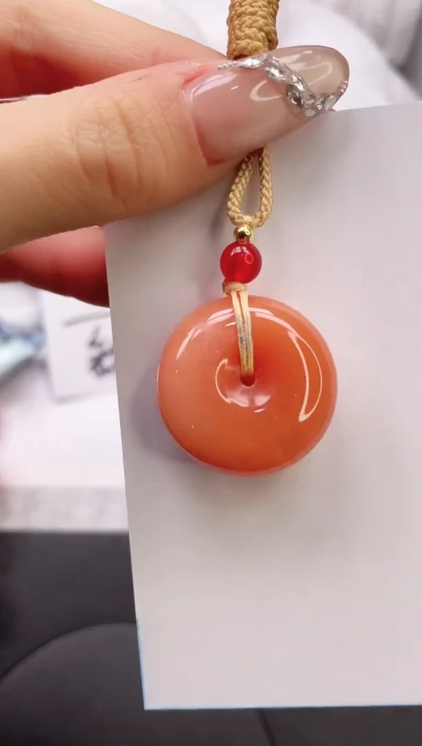 【闪购商品】石英质玉手镯未镶嵌桃花平安扣