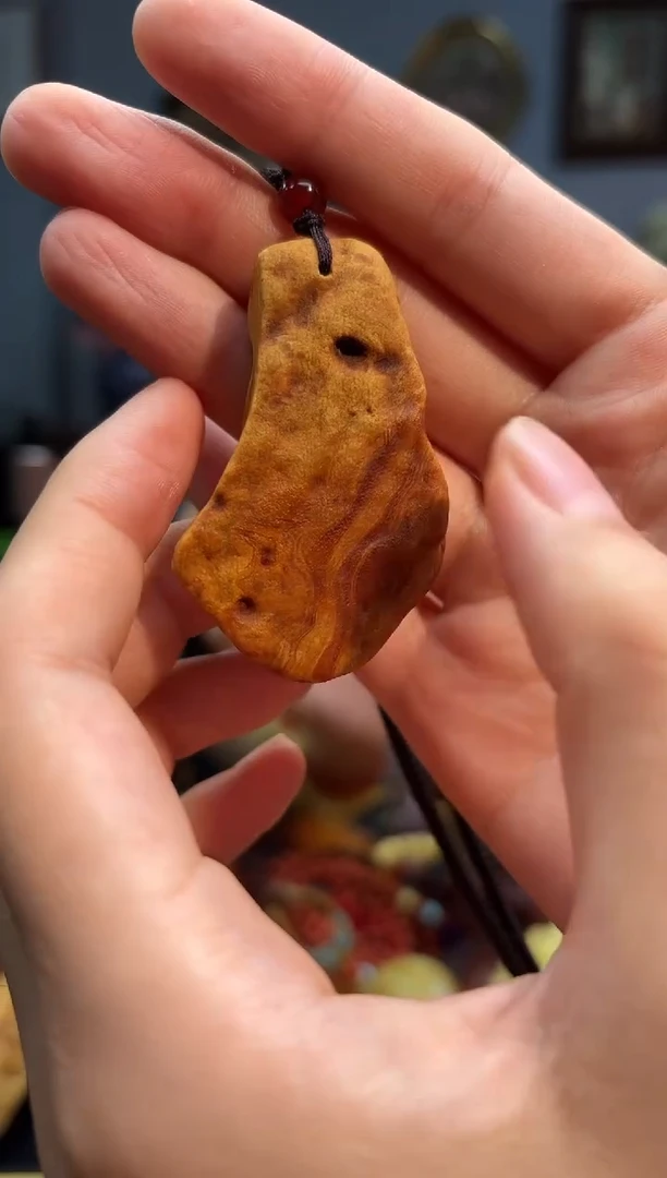 琥珀颈饰未镶嵌吊坠