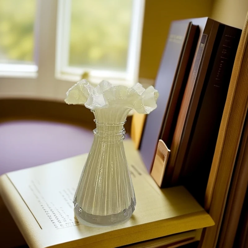 新款裙摆奶白色花瓶摆件