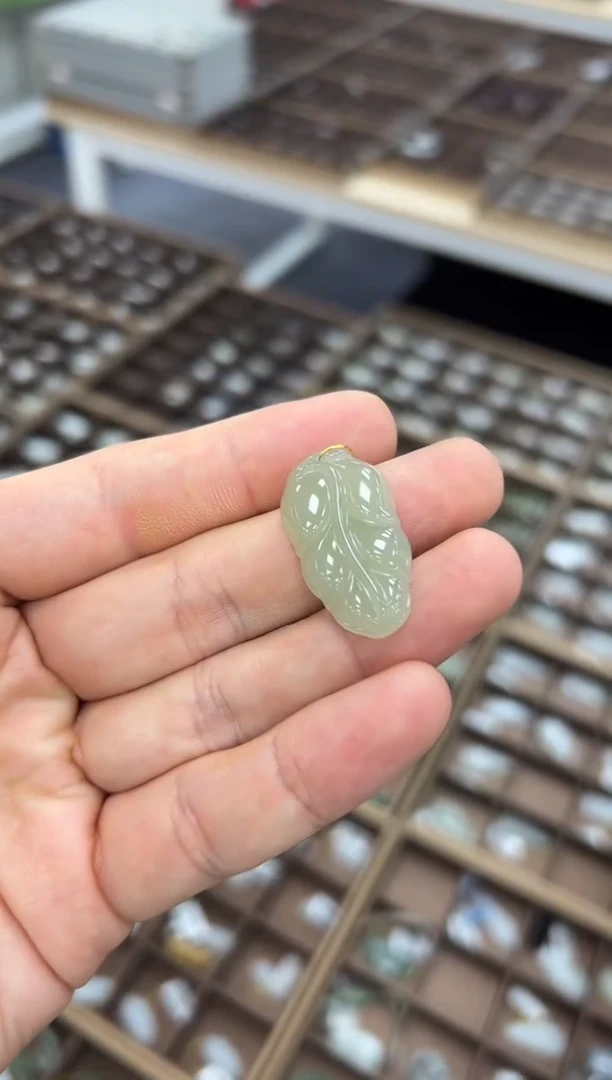 颈饰未镶嵌和田玉玉叶