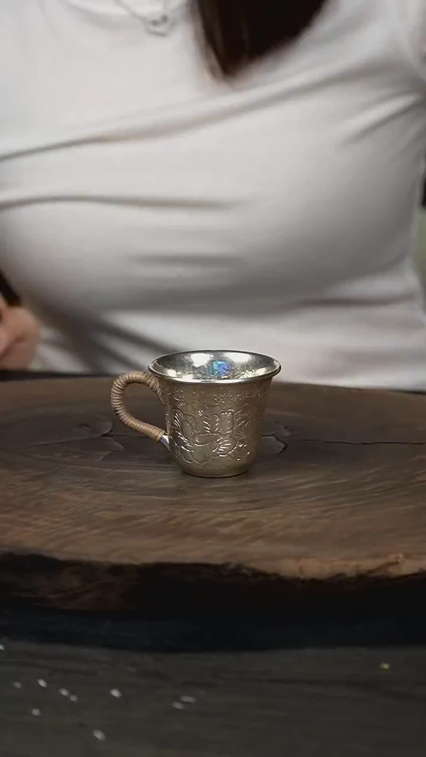 手工锤纹牡丹主人杯