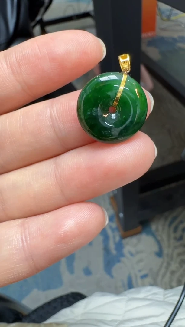【闪购商品】翡翠颈饰18K金镶嵌缅甸翡翠A货吊坠