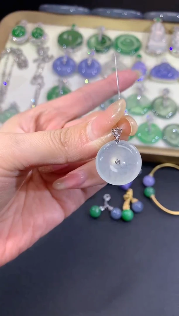 吊坠(不含链)18K金镶嵌翡翠19-扣子