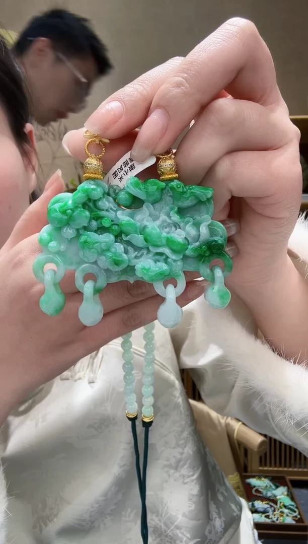 【闪购商品】翡翠颈饰未镶嵌吊坠