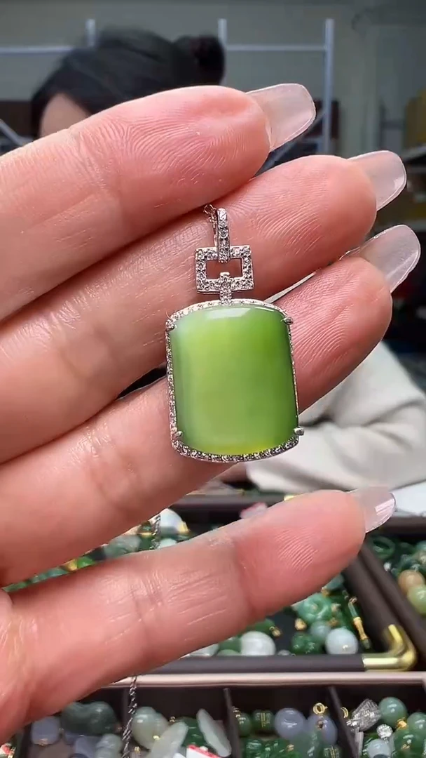 颈饰银S925镶嵌和田玉（多样性发货.发其一)12.15.81