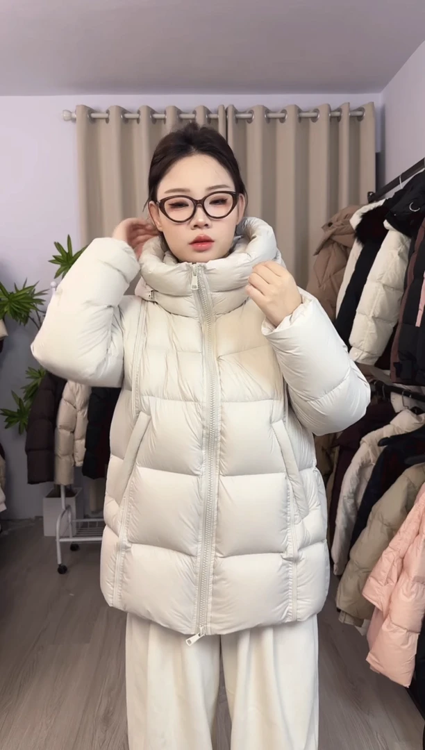 2025新款羽绒服泡芙