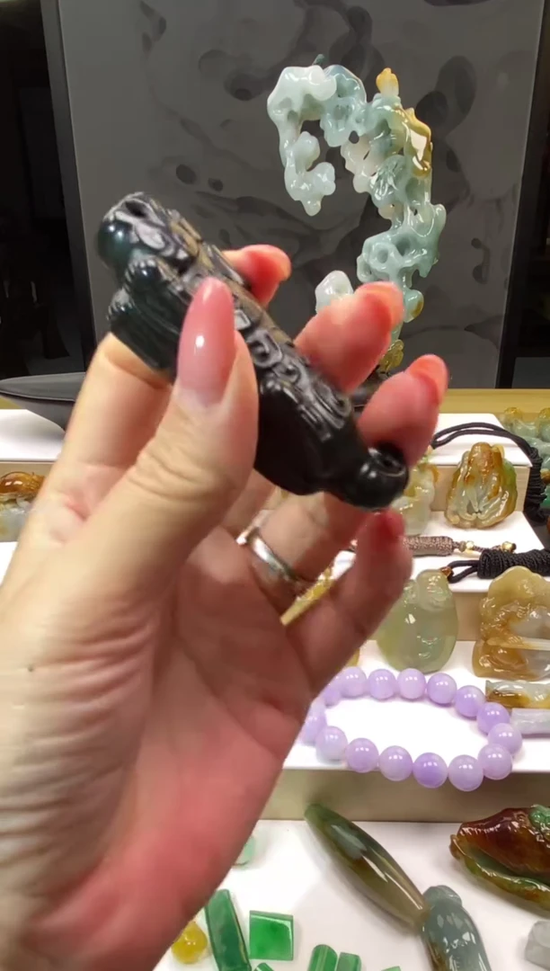 未镶嵌石英质玉笔搁石英质玉笔搁