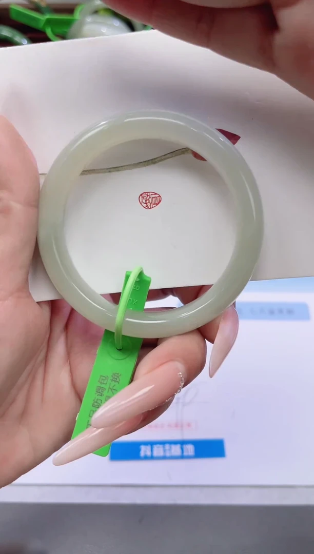 未镶嵌手镯和田玉29-晴水57