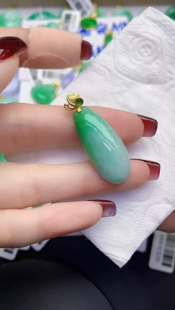 颈饰未镶嵌翡翠缅甸天然翡翠A货