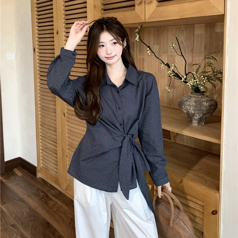 韩系藏蓝色格子正肩长袖衬衫女2025秋大码胖mm绑带收腰不规则上衣