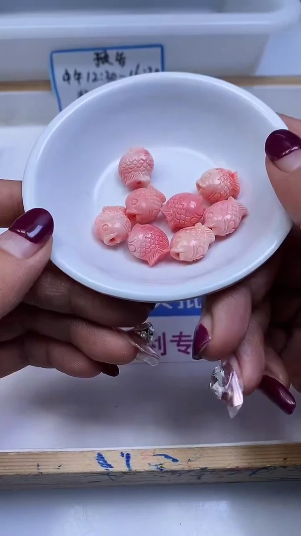 未镶嵌散珠拼合珍珠（马贝珠）M791女皇贝 鱼 15*8mm3个5.8元