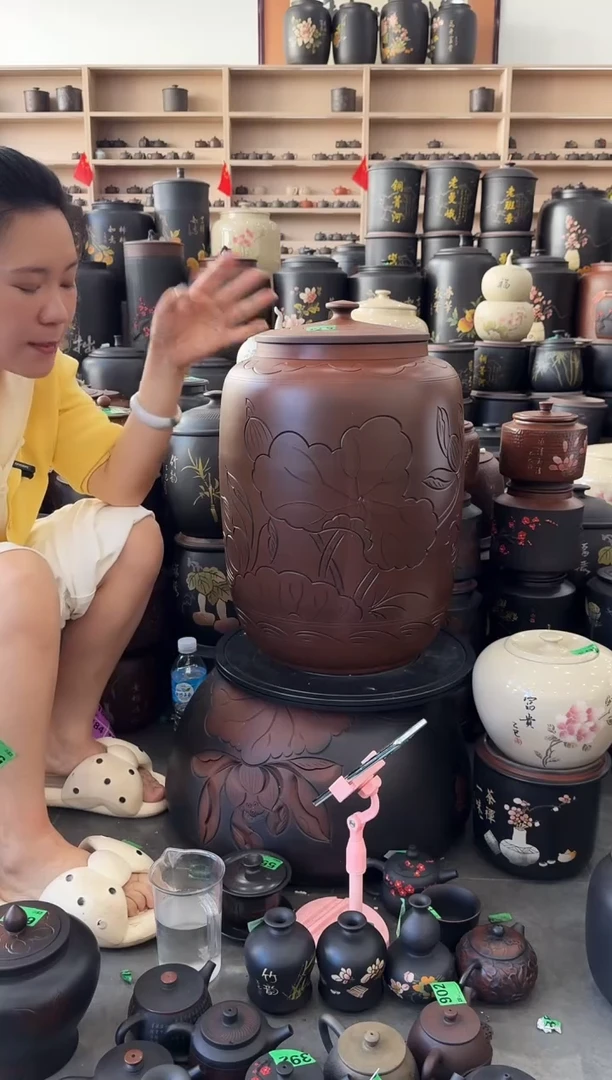 罐完品 古铜色线雕荷花三号茶缸 高52cm 514
