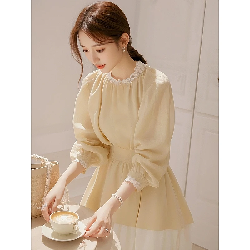 黄色法式雪纺衬衫2025春季新款女今年流行的漂亮小衫蕾丝花边上衣