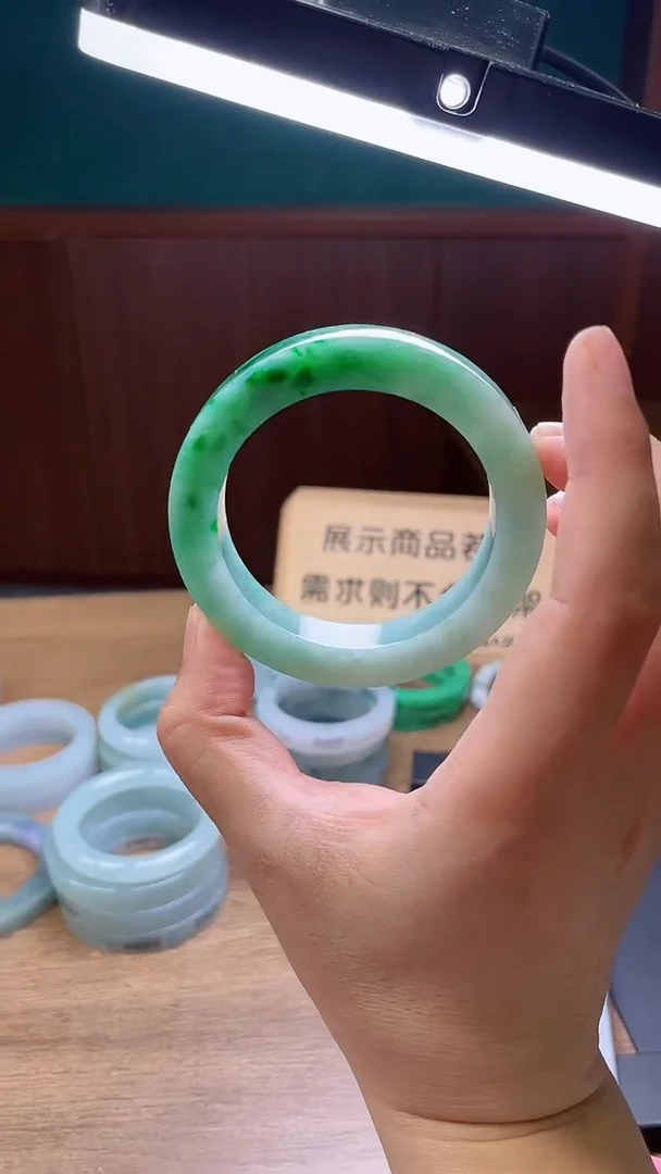 定制翡翠手镯未镶嵌木定制