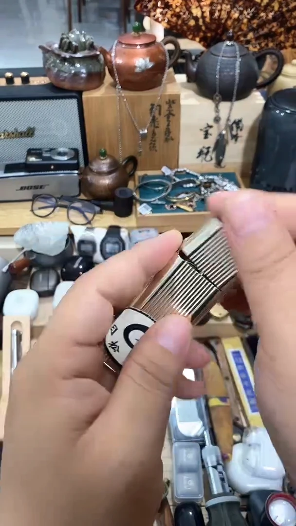 瓷片闪购商品  如图所示