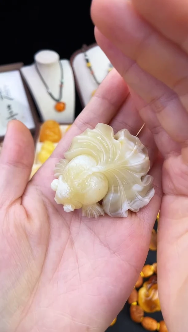 琥珀未镶嵌珠宝奇石艳*儿柒月