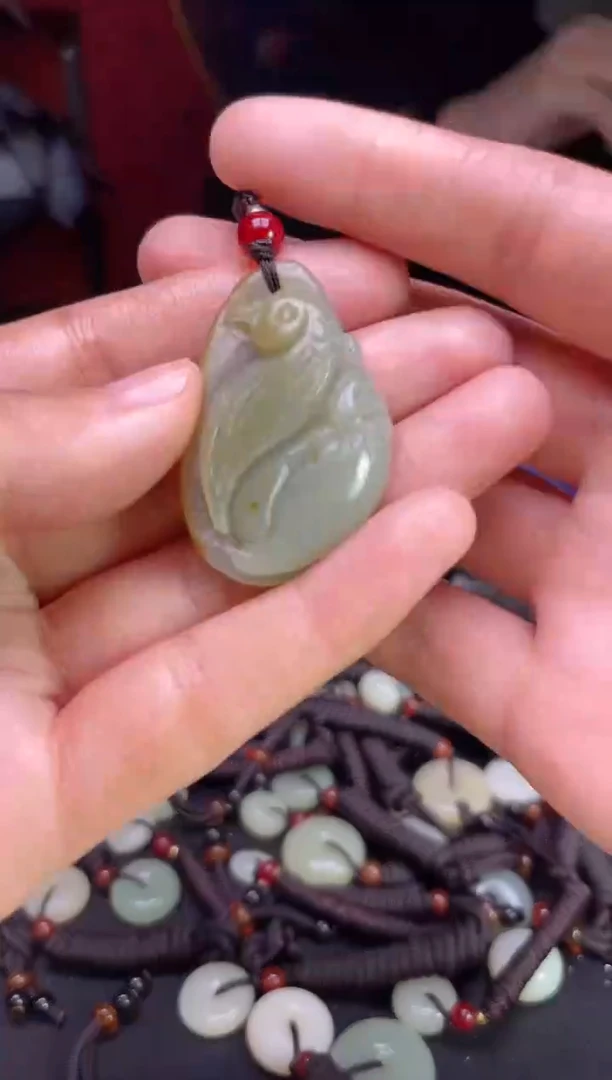 未镶嵌和田玉挂件1