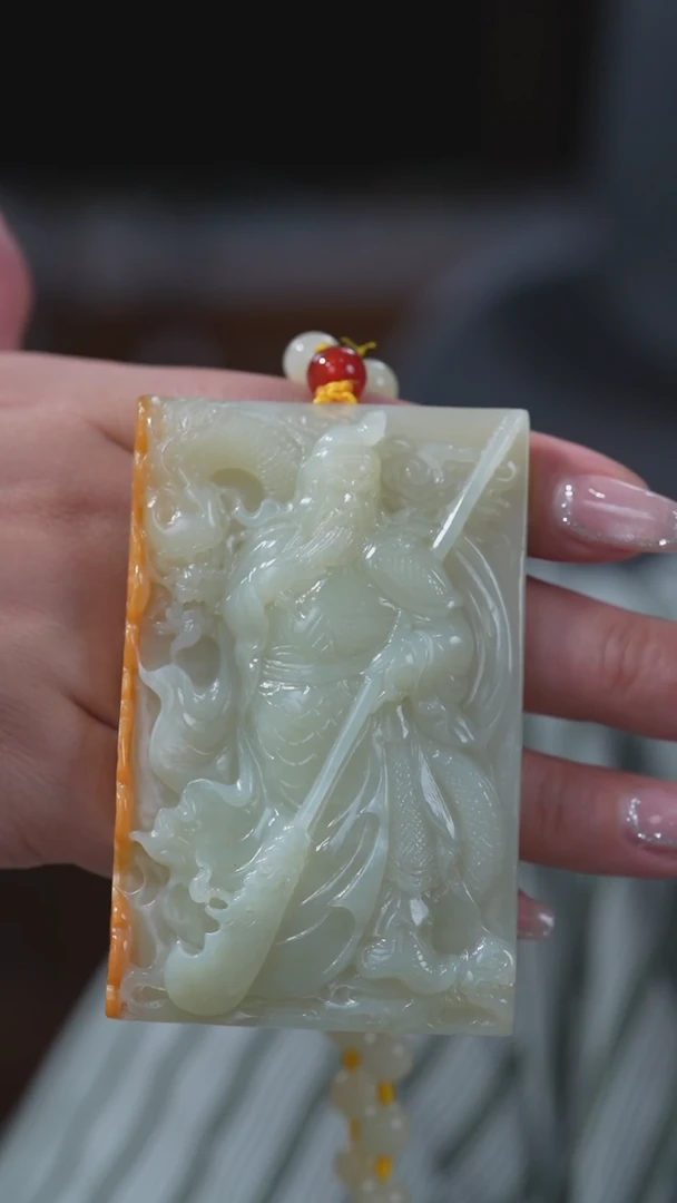 和田玉未镶嵌颈饰关公