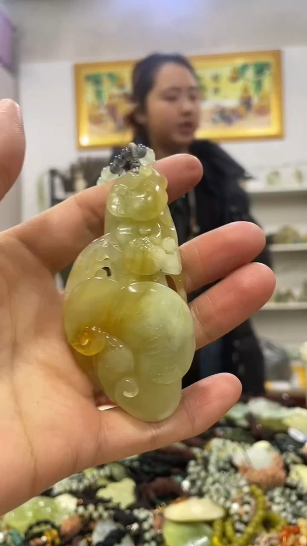 未镶嵌岫玉挂件