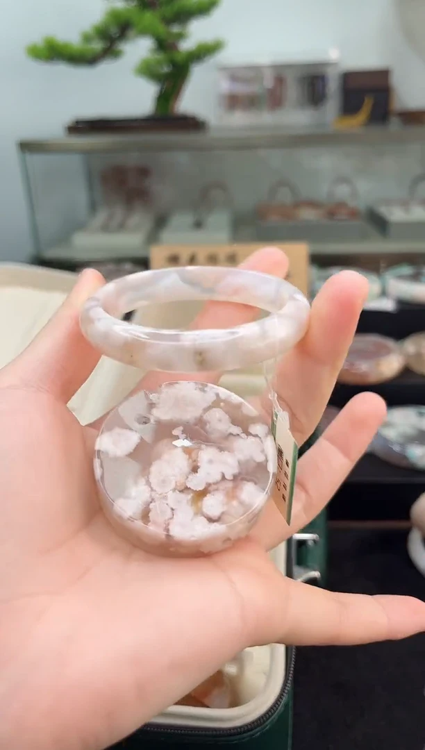 未镶嵌手镯石英质玉52圈口（赠品镯心）3006110