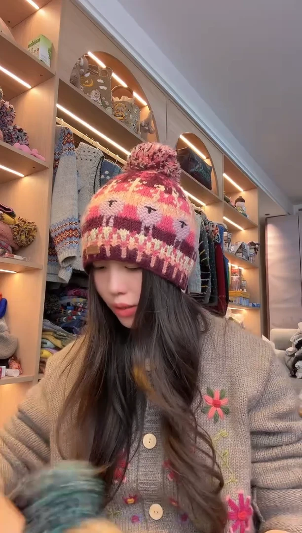 羊毛樱花粉小羊帽