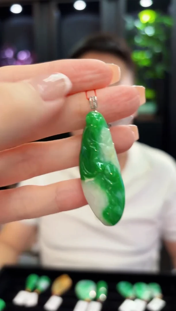 颈饰18K金镶嵌翡翠 缅料A货/支持复检/一件