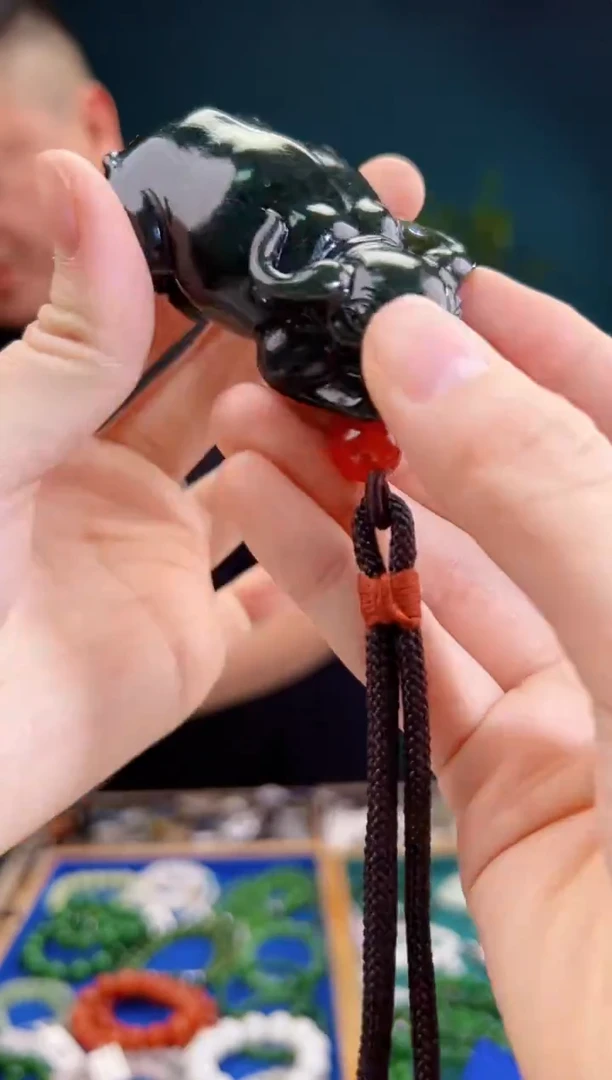 颈饰未镶嵌和田玉一物一证 拍一单发一个