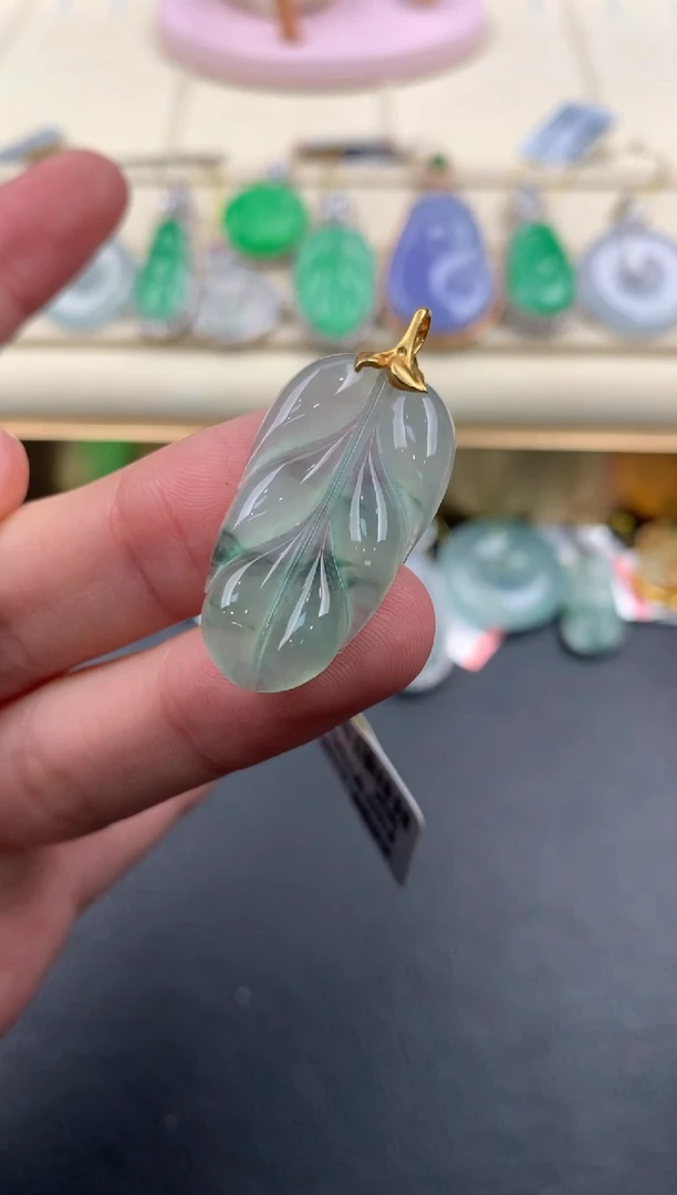 【闪购商品】翡翠颈饰18K金镶嵌Q540      