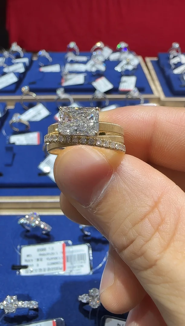 18K金镶嵌实验室培育钻石1.5ct11圈