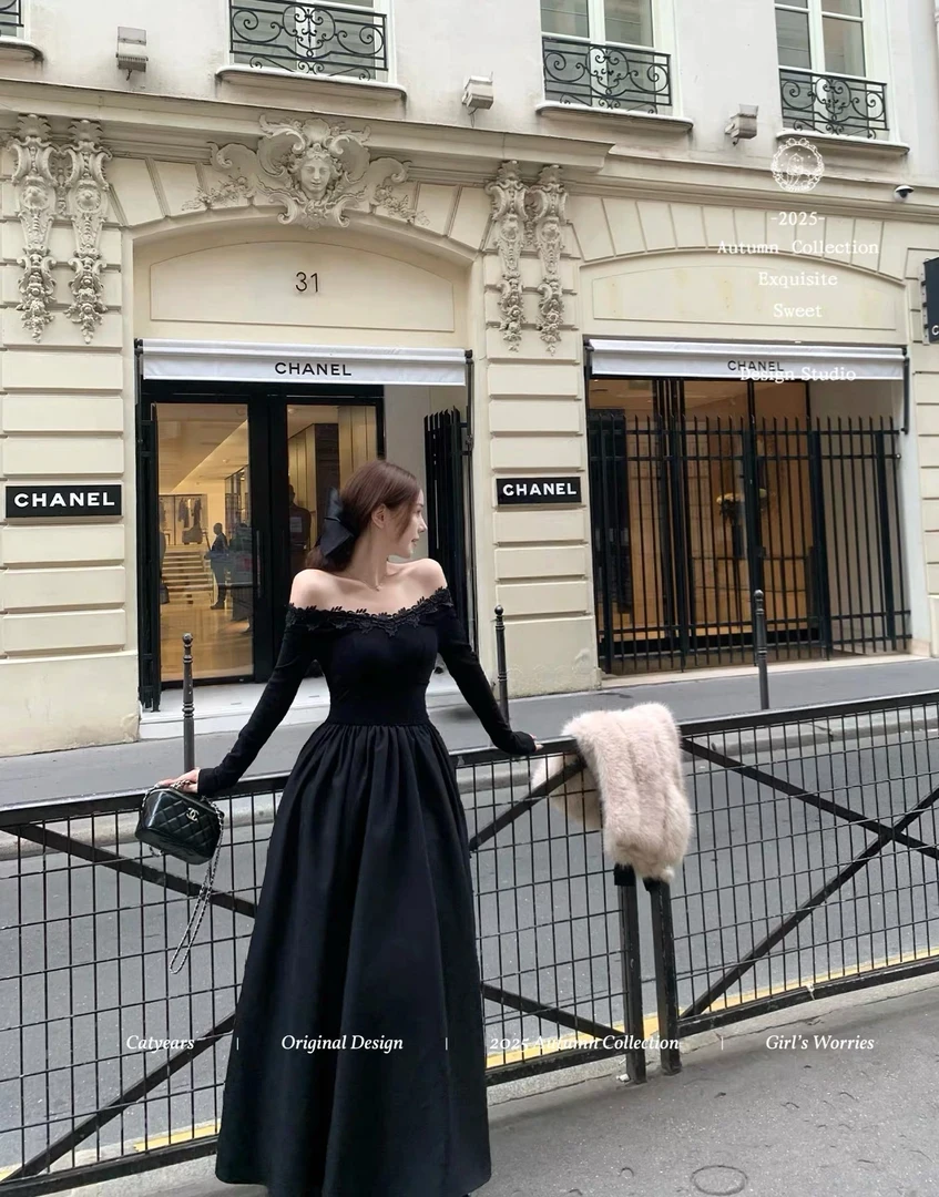 KaDaiShan 黑色长袖一字肩连衣裙秋冬新款花边拼接千金风收腰长裙