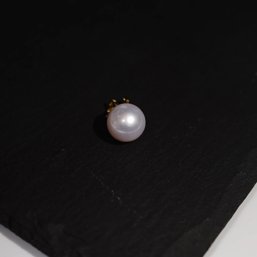 正圆无暇淡水无核珍珠花豹吊坠(金色） KT24031332