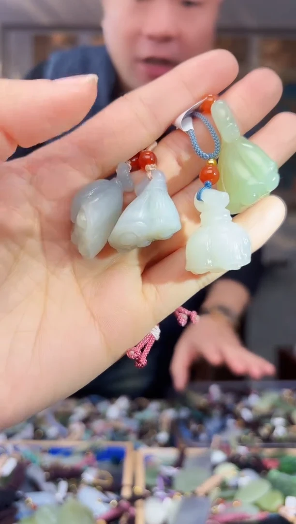 【闪购商品】和田玉挂件未镶嵌拍一发一多样性发货