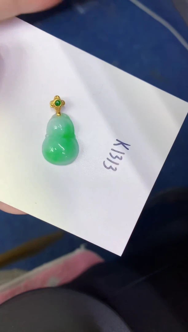 颈饰未镶嵌翡翠缅甸天然翡翠A货