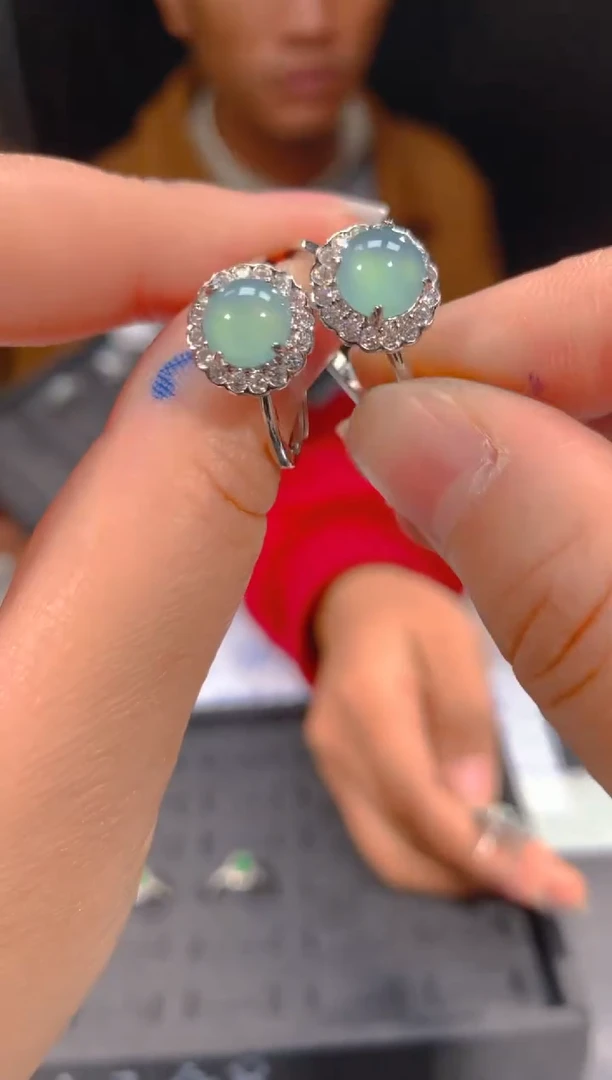 【闪购商品】定制翡翠未镶嵌7定制翡翠，多样性发货（发其一）